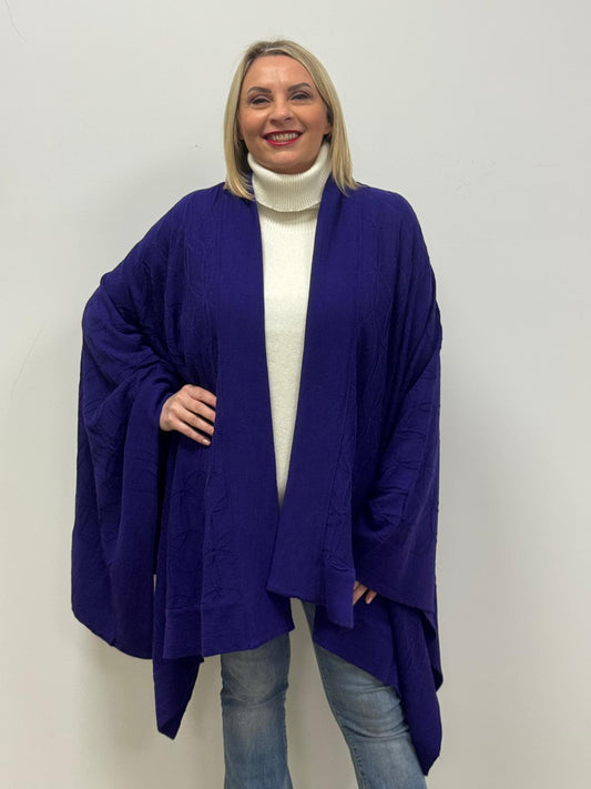 Mantella con lavorazione floreale